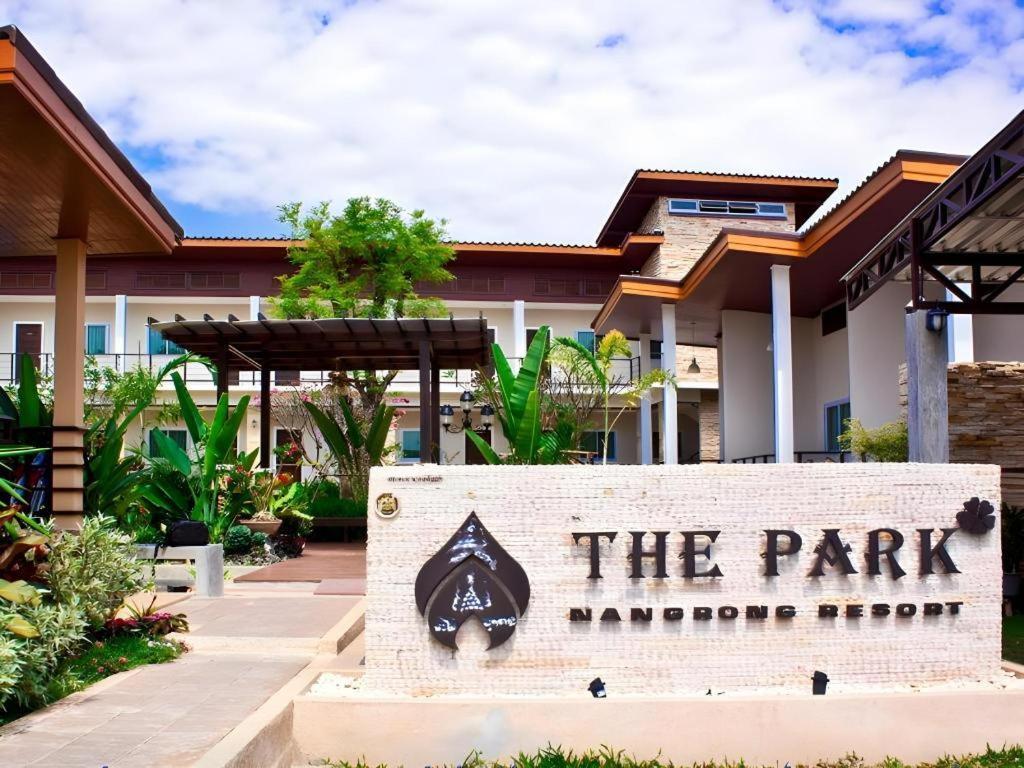 The Park Nangrong Resort Esterno foto