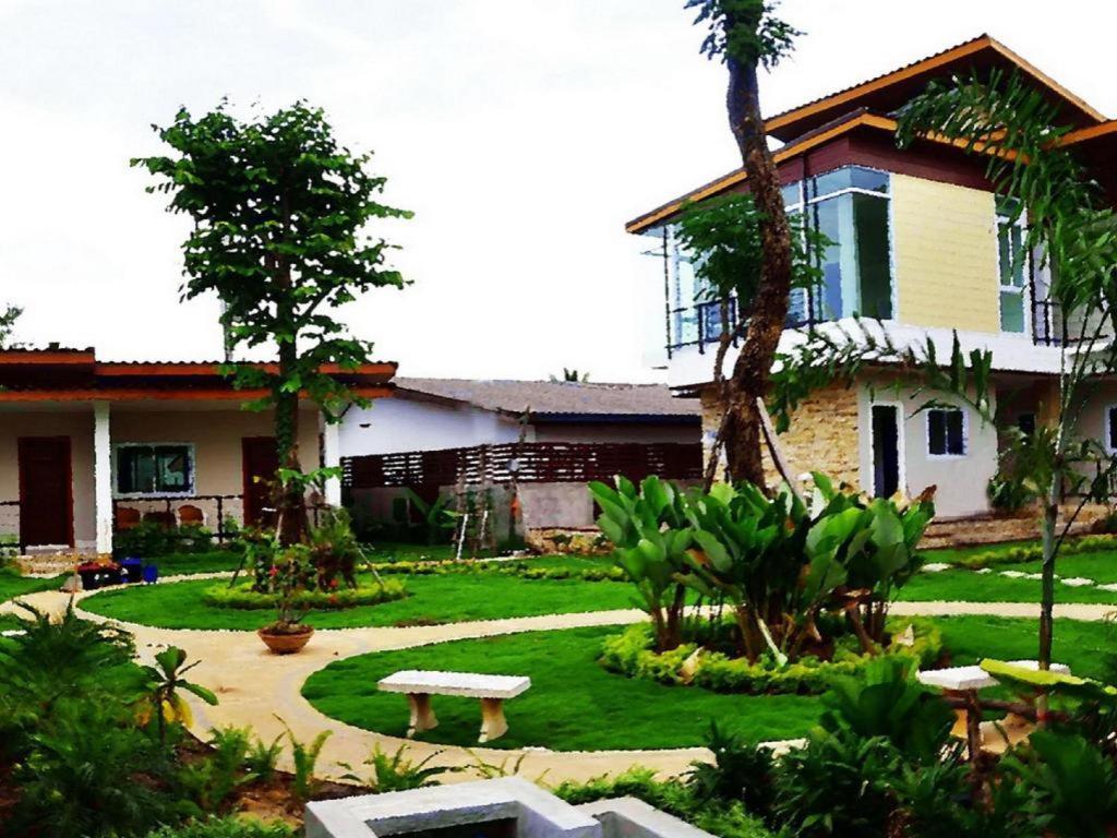 The Park Nangrong Resort Esterno foto