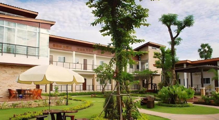 The Park Nangrong Resort Esterno foto